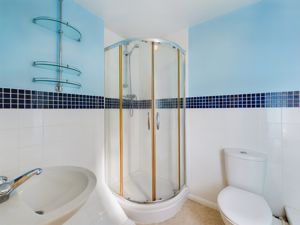 En-suite- click for photo gallery